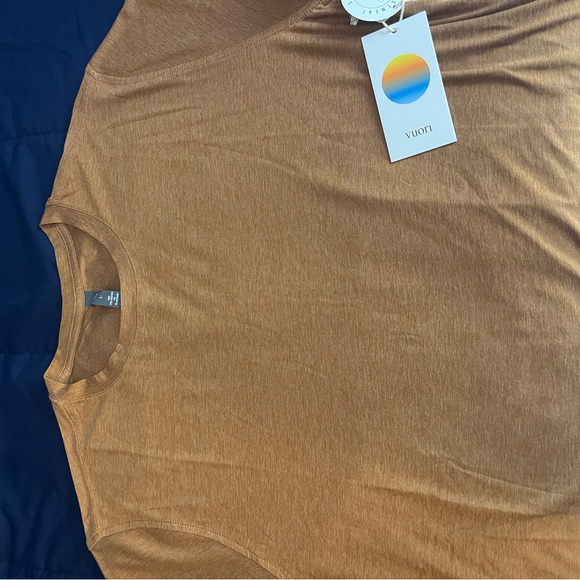 NWT Men’s Vuroi t shirt size large - Picture 2 of 2